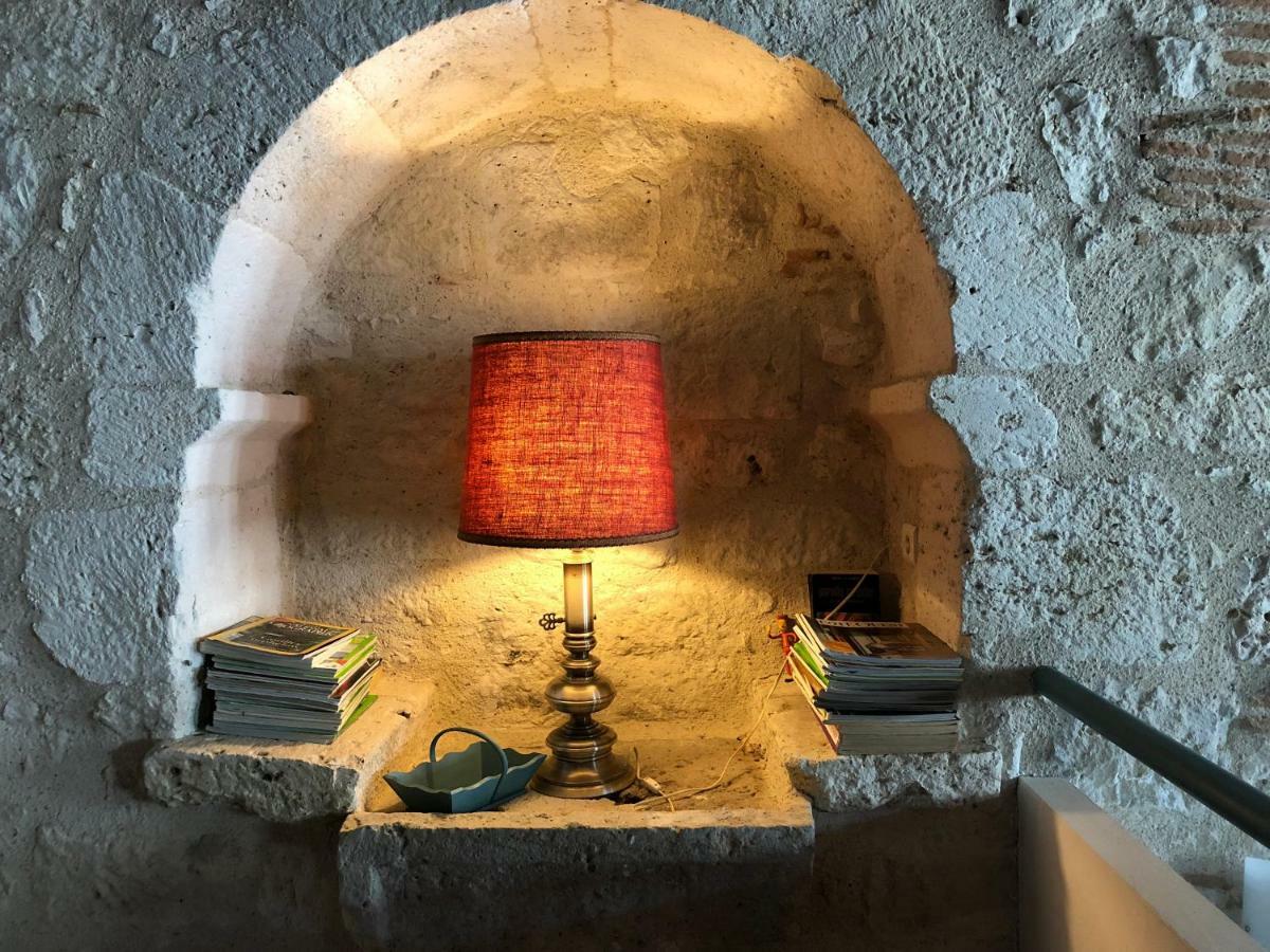 Gite Les Hortalis Montjoi Esterno foto